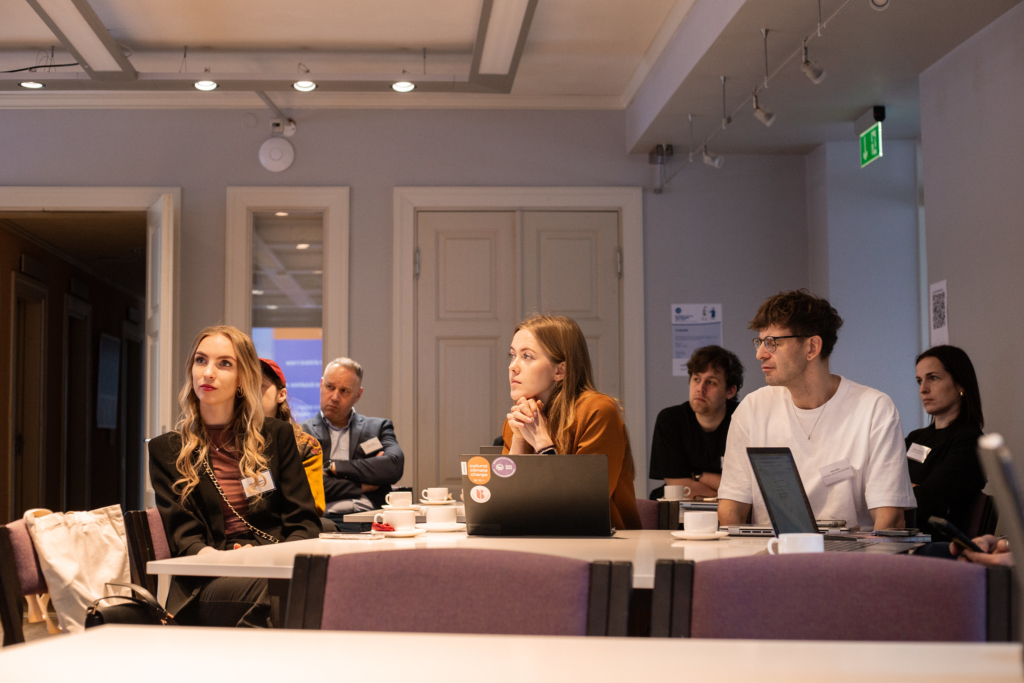 55074862562_1989054934_k