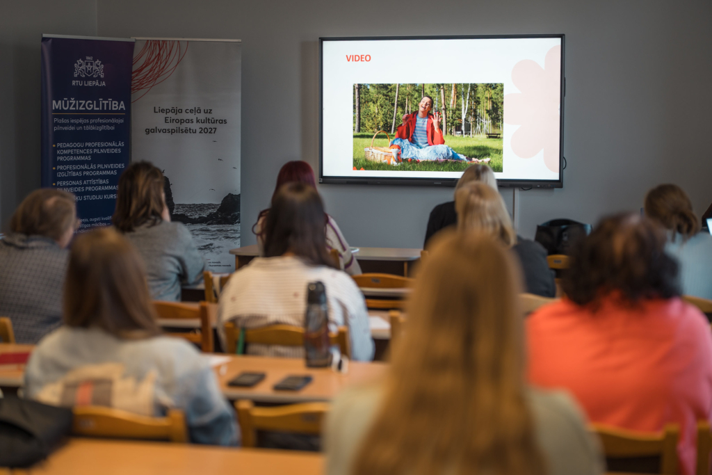 55164470542_1794cee29d_k