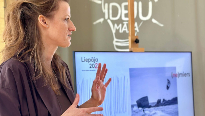 Communities learn to create video stories