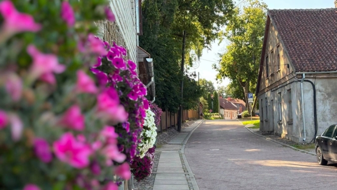 International Experts Gather in Kuldīga to Discuss Historic Gardens