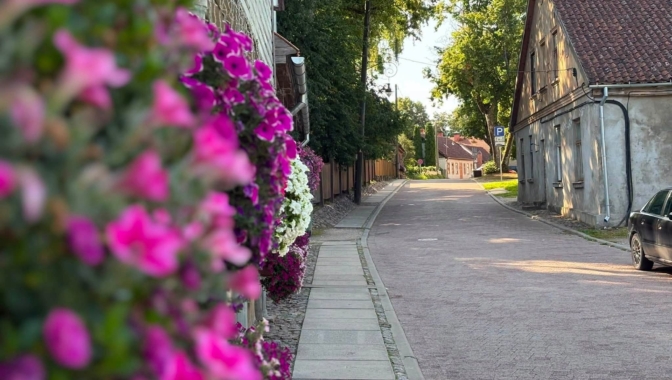 International Experts Gather in Kuldīga to Discuss Historic Gardens