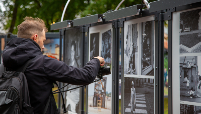 A photography exhibition titled “One Day in Liepāja 1987–2007–2025” has opened in Liepāja